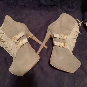 Shoe Boots barely worn